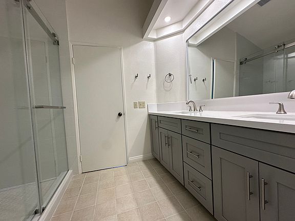 5th image of 596 Aspen Ridge Ct