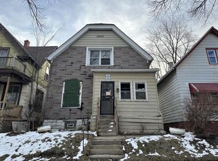 3058 N 21st St, Milwaukee, WI