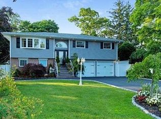 77 Brookside Ave, North Babylon, NY 11703
