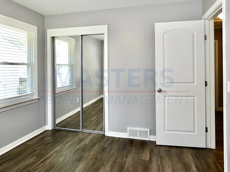 827 Wall St — Photo 16
