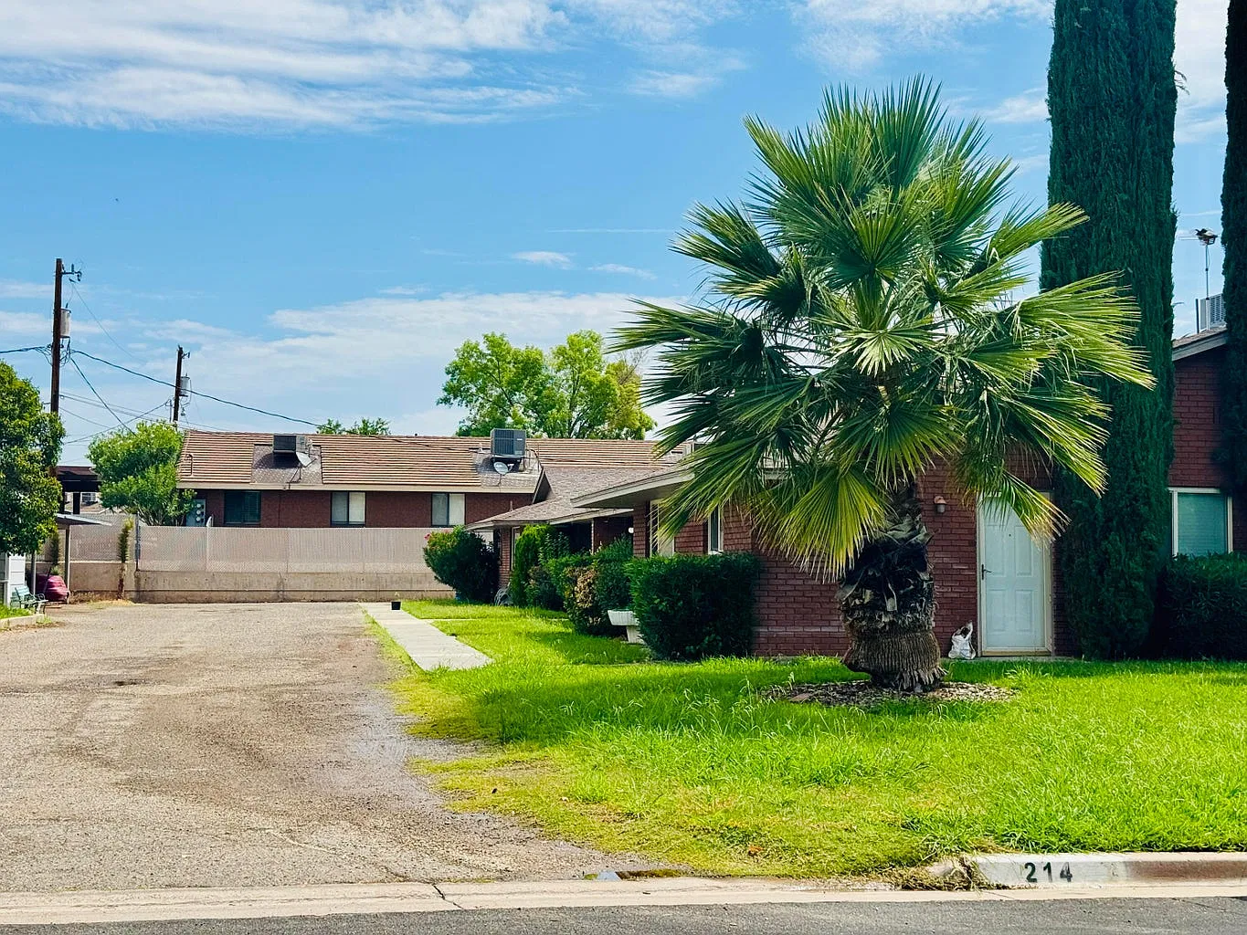 2 bed, 1.5 bath, 897 sqft, $1,495 — Photo 3