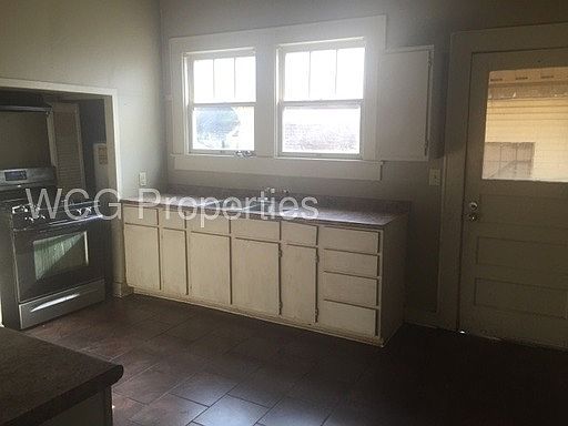 2nd image of 1329 Wilkinson St