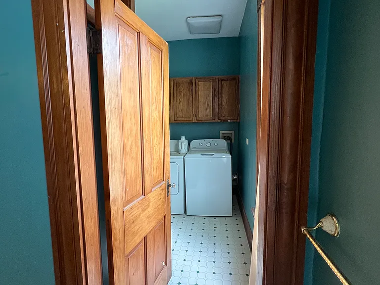 183 S 19th St #1 — Photo 31