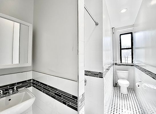 4th image of 645 W 160th St APT 6A