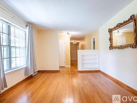 5th image of 3417 Myra Ave
