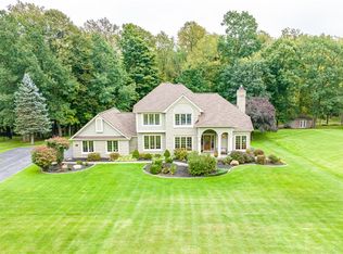 34 Boulder Creek Dr, Rush, NY 14543