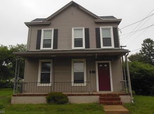 2 3rd St, Raritan, NJ 08869