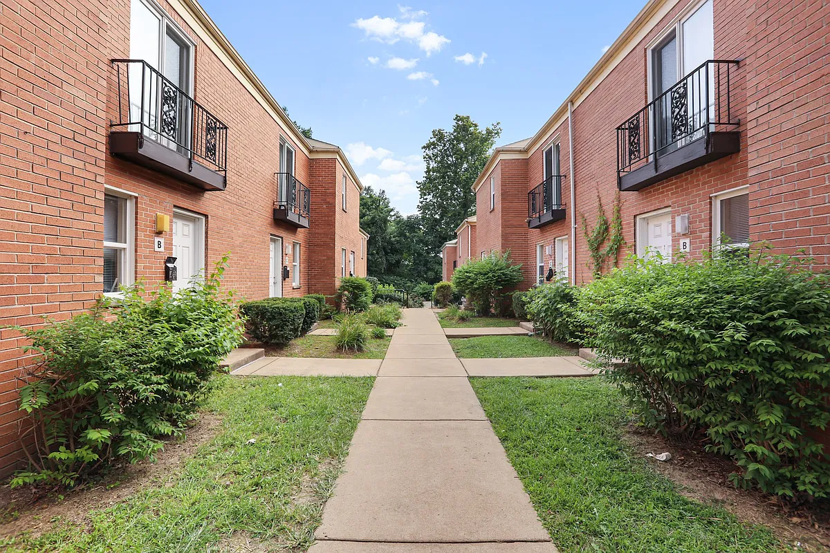 Building Photo - Bermuda Heights Apartments