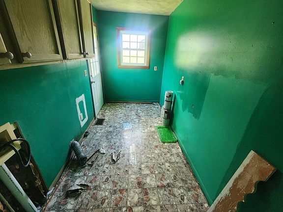 3rd image of 76 Boyds Landing Rd