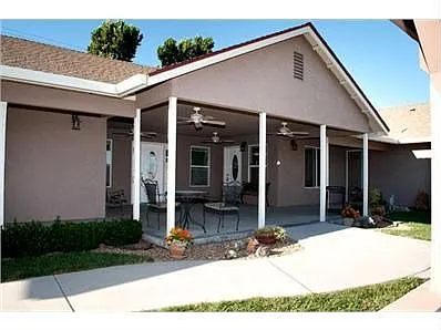 10524 Victory Ave photo 1