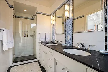 Sold by Avenue Sotheby's International Realty