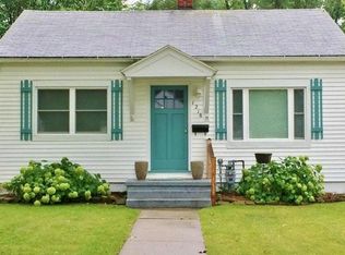 1218 Mohawk Ln, Saint Joseph, MI 49085