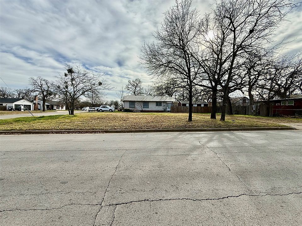 1st image of 301 SW 23rd St
