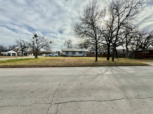 301 SW 23rd St, Mineral Wells, TX 76067