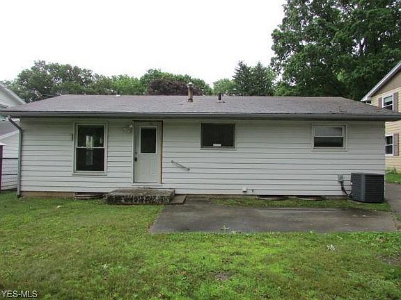 4th image of 2202 Hoch Dr