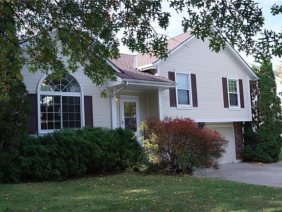 2nd image of 517 Taylor Dr