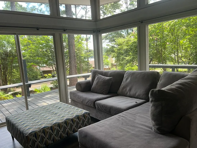 Feel free to not utilize curtains - see lake in the distance