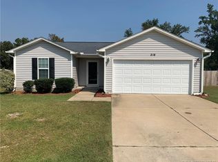 218 Pebble Ln, Raeford, NC 28376