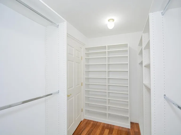 2326 Walnut Bend Ln — Photo 19