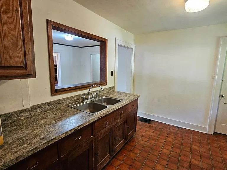 8 N Glenwood Ave — Photo 8