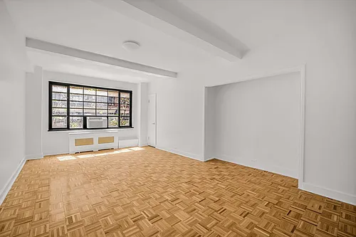 307 E 44th St #318 Photo 1