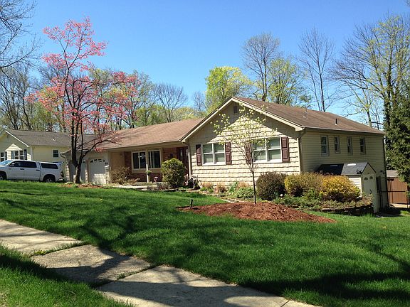 19 Eton Ct