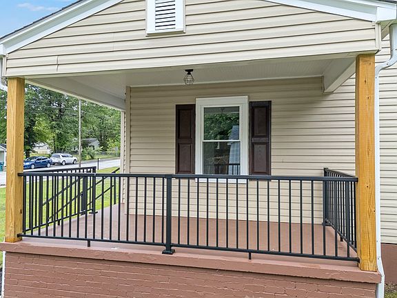5th image of 714 Holmes St