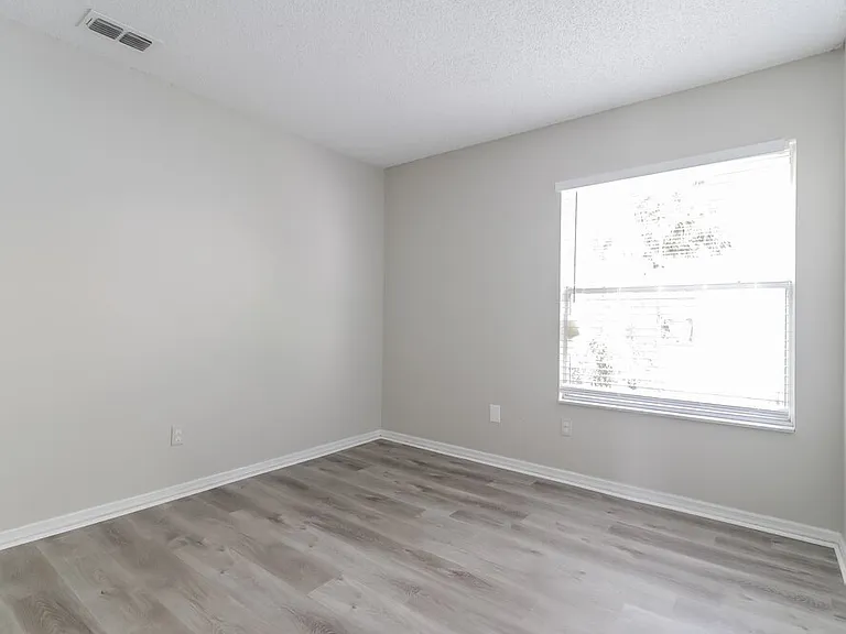 1034 Gore Dr — Photo 13