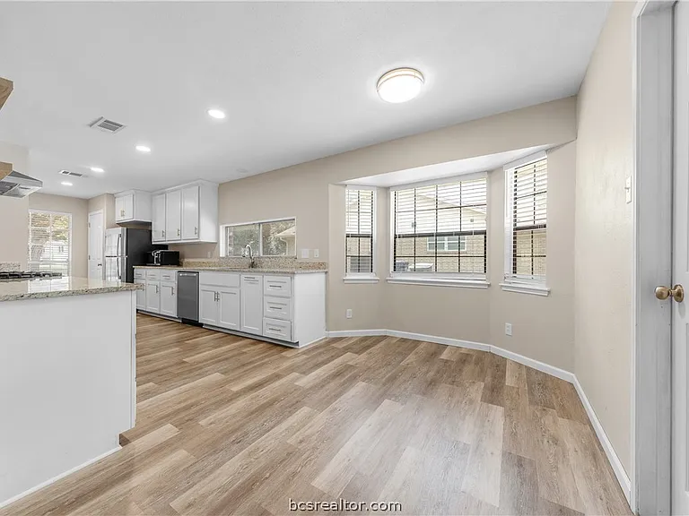 1803 Leona Dr — Photo 6