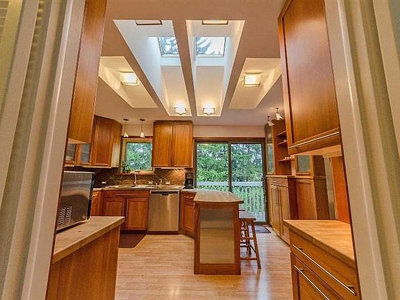 4th image of 2120 Spruceway Ln