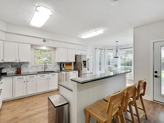 4th image of 2200 Glenbrook #75028-ID1019560P