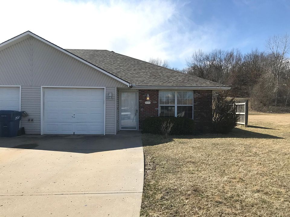 1st image of 1331 SW Stoneybrooke Dr