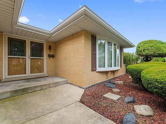 4th image of 7222 Emerson Dr
