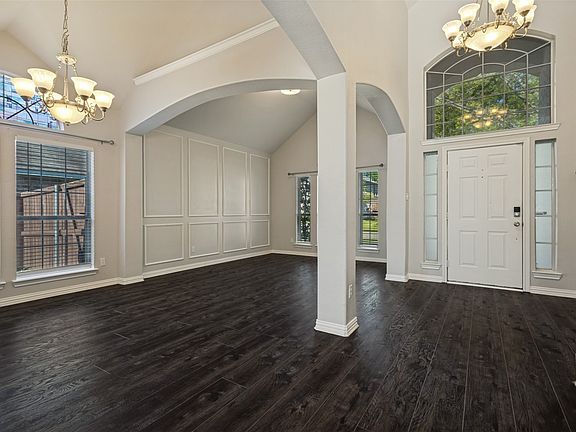 4th image of 1908 Tophill Dr