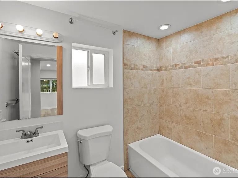 5904 S 149th St #A — Photo 2