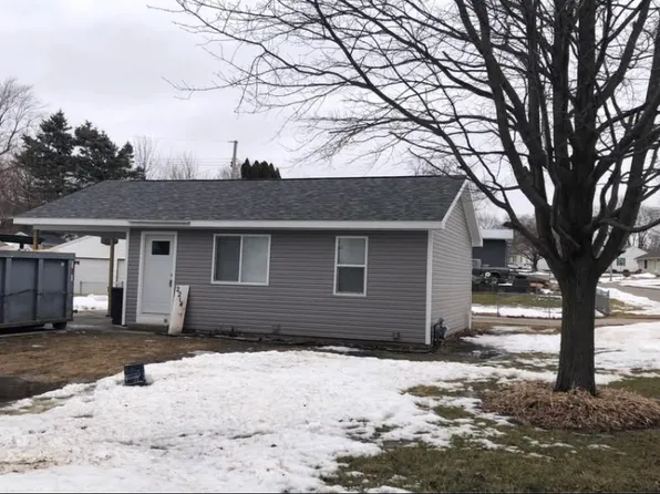 2214 S 8th Ave E, Newton, IA 50208