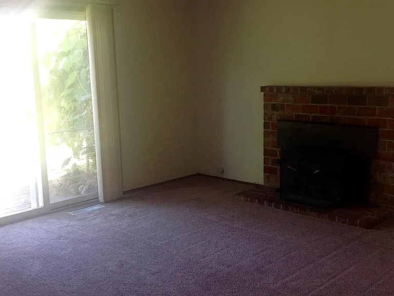 360 NW Denton Ave — Photo 3