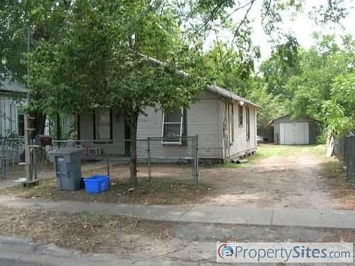 2nd image of 1805 E 3rd St