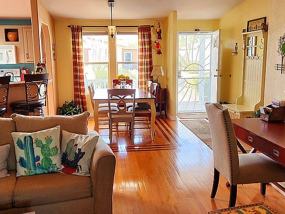 LR,DR
 wood inlay floors