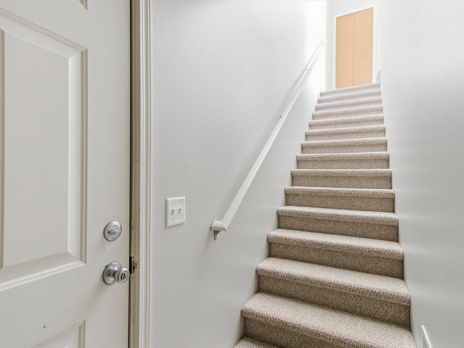 2 bed, 2.0 bath, 1342 sqft, $2,000 — Photo 3