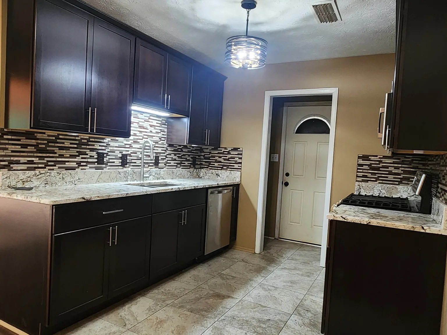 3 bed, 1182 sqft, $1,500 — Photo 4