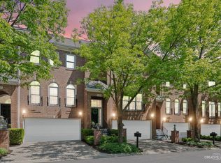 225 Campbell Ct, Geneva, IL 60134