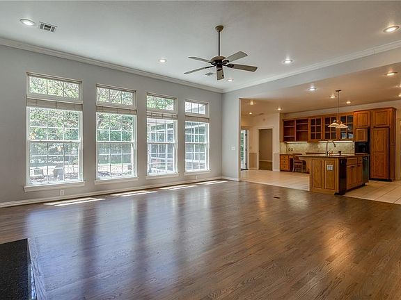 5th image of 13 Monikie Dr