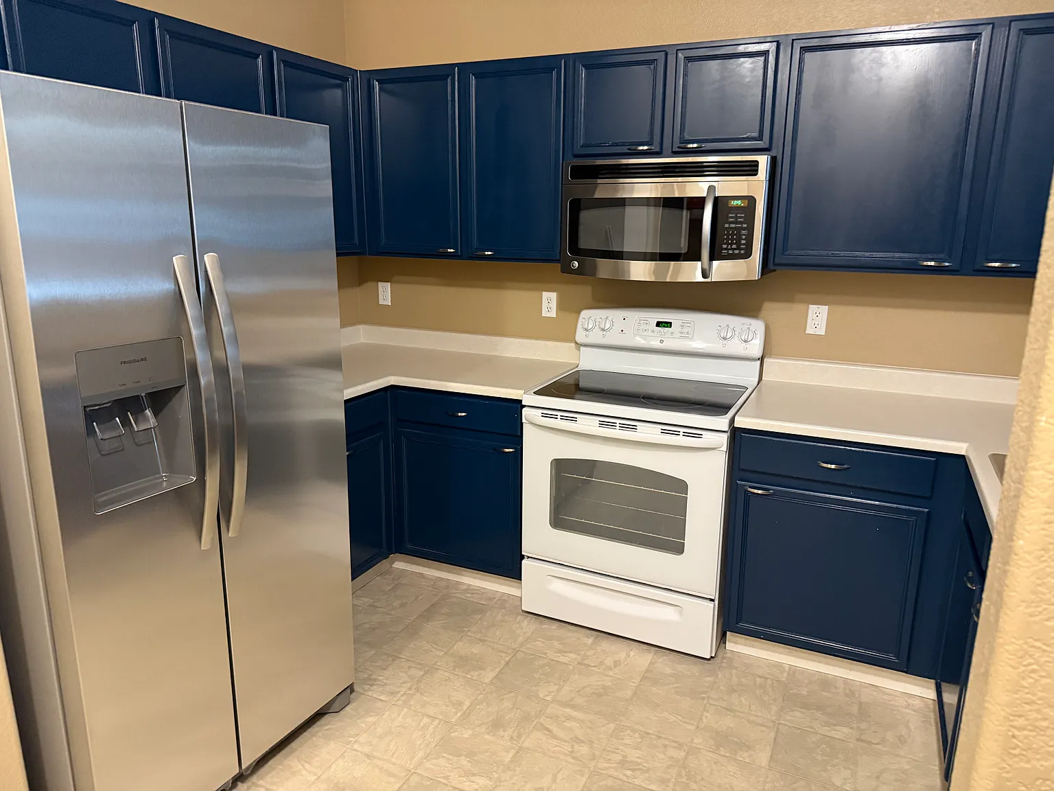 2 bed, 2.5 bath, 1396 sqft, $2,100 — Photo 3