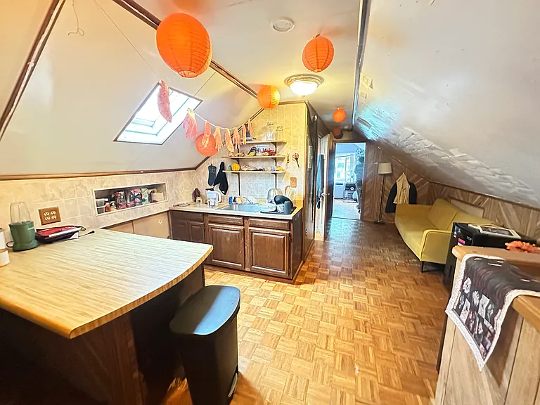 142 W Adams St #2 — Photo 5