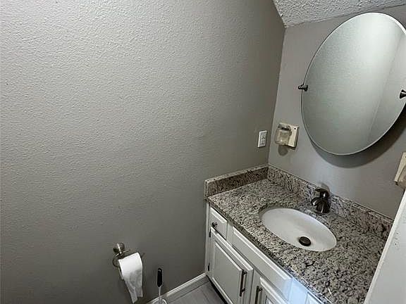 2nd image of 112 Hillside Cv #A