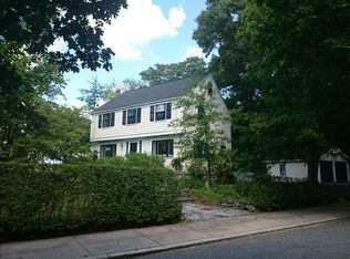 8 Crehore Rd, Chestnut Hill, MA 02467