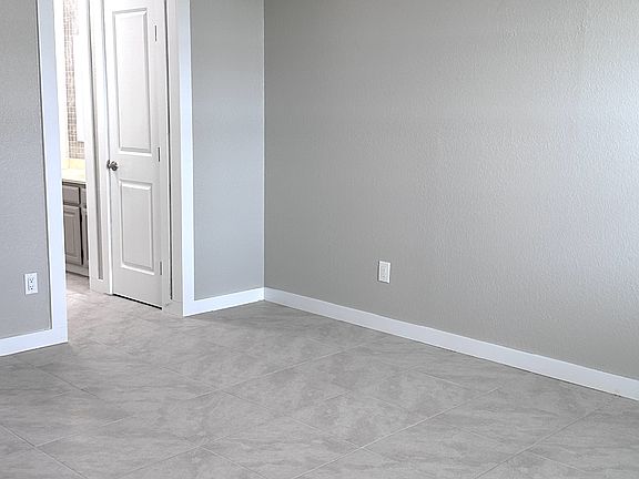 5th image of 7202 Mansions Dr Unit J3-1