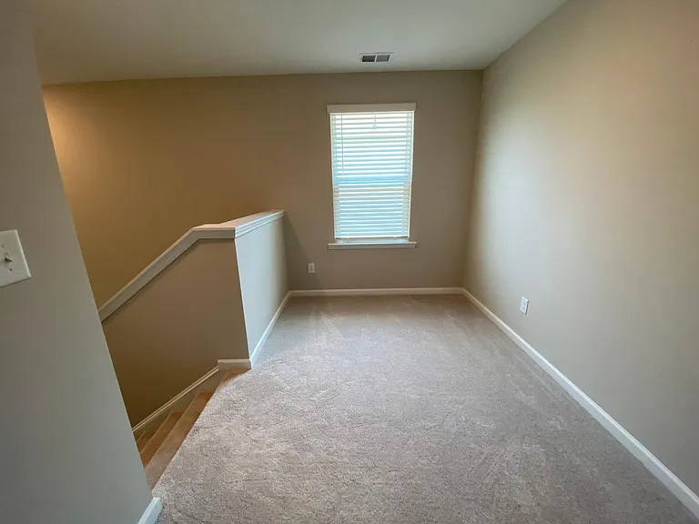 292 Golden Eagle Pkwy — Photo 25