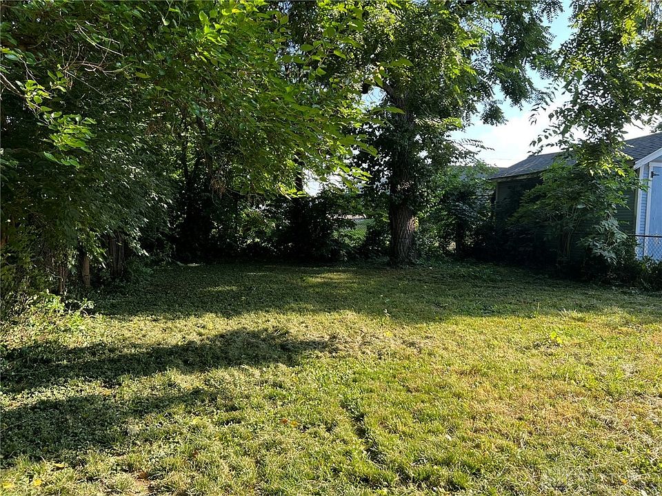 2nd image of 258 W 73rd St